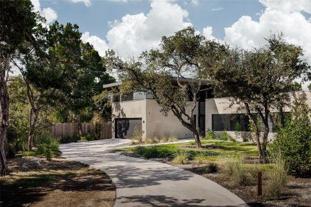 New construction Single-Family house 1606 Barclay Dr, Austin, TX 78746 - photo 0