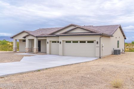New construction Single-Family house 22050 W El Grande Trail, Wickenburg, AZ 85390 - photo 3 3