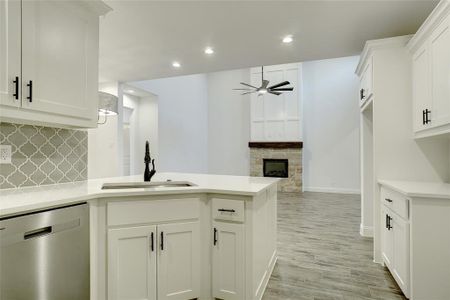 New construction Townhouse house 246 Legacy Boulevard, Weatherford, TX 76085 - photo 6 6