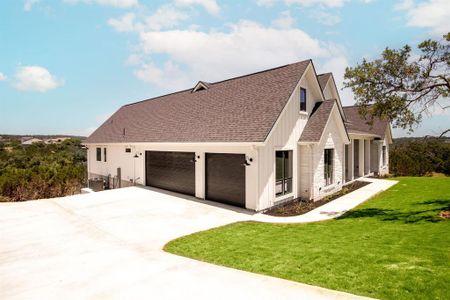 New construction Single-Family house 2211 Meritage, New Braunfels, TX 78132 - photo 6 6