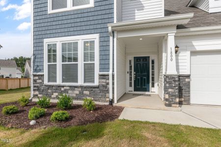 New construction Single-Family house 1800 Cleyera Court, Zebulon, NC 27597 - photo 3 3