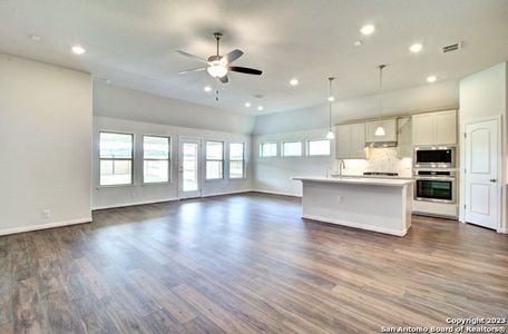 New construction Single-Family house 1719 Dirndl, New Braunfels, TX 78132 Premier Series - Palm- photo 16 16