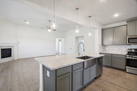 New construction Single-Family house 7410 Oakmont Avenue, Mont Belvieu, TX 77523 - photo 11 11