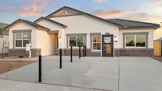 New construction Single-Family house 10335 West Luxton Lane, Tolleson, AZ 85353 - photo 8 8