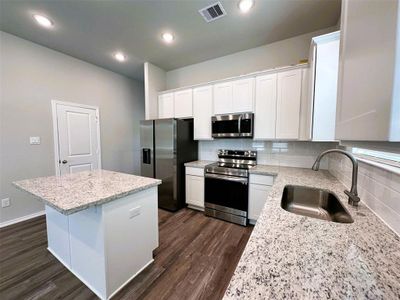 New construction Single-Family house 8685 Sassafras Street, Willis, TX 77318 - photo 2 2