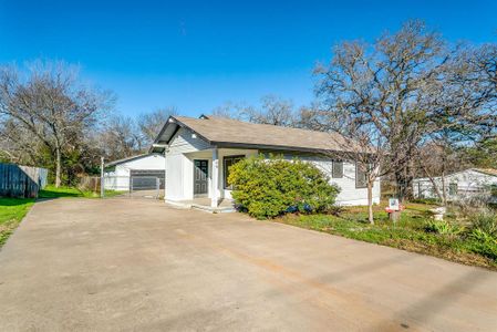 New construction Single-Family house 309 N Dubellette Street, Weatherford, TX 76086 - photo