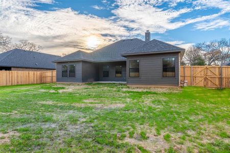 New construction Single-Family house 1668 Kalura Way, Tool, TX 75143 - photo 19 19