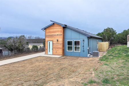New construction Single-Family house 1410 Corona Drive, Granbury, TX 76048 - photo