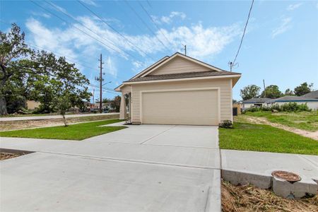 New construction Single-Family house 334 Tite Street, Houston, TX 77029 - photo 0