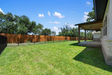 New construction Single-Family house 175 Bunker Ranch Blvd., Unit 72, Dripping Springs, TX 78620 - photo 18 18