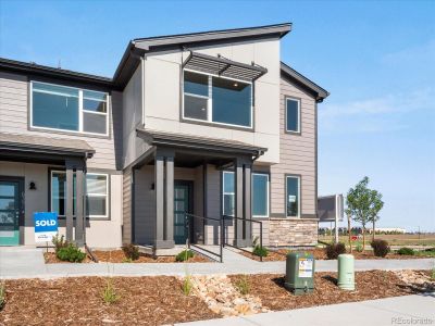 New construction Townhouse house 6367 N Netherland Court, Aurora, CO 80019 - photo 0 0