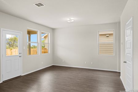 New construction Single-Family house 4927 Sandstone Way, San Antonio, TX 78222 - photo 3 3