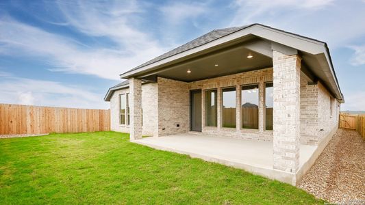 New construction Single-Family house 519 Athabaska Trail, New Braunfels, TX 78130 Design 2545W- photo 14 14