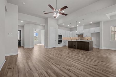 New construction Single-Family house 2031 Spotted Fawn Drive, Arlington, TX 76005 The Cloverfield- photo 9 9