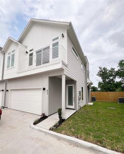 New construction Single-Family house 851 Prosper Street, Houston, TX 77088 - photo 0 0