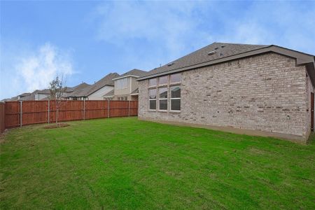 New construction Single-Family house 1044 Water Canna Drive, Fort Worth, TX 76247 Premier Series - Oleander- photo 20 20