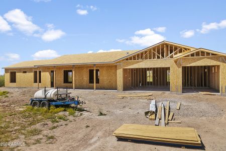 New construction Single-Family house 1642 E Circle Mountain Road, New River, AZ 85087 - photo 3 3