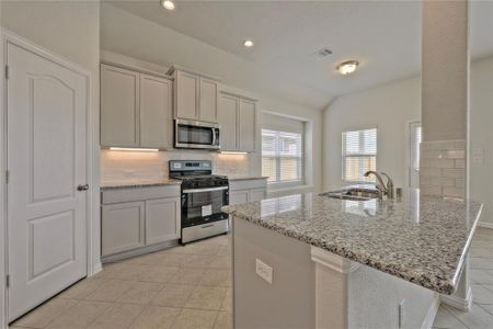 New construction Single-Family house 8431 Bay Orchard Drive, Baytown, TX 77521 The Canterbury- photo 7 7