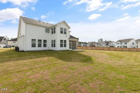 New construction Single-Family house 1800 Cleyera Court, Zebulon, NC 27597 - photo 5 5