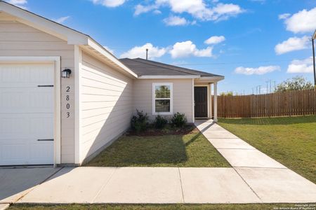 New construction Single-Family house 2803 Forsyth Cyn, Converse, TX 78109 - photo 0