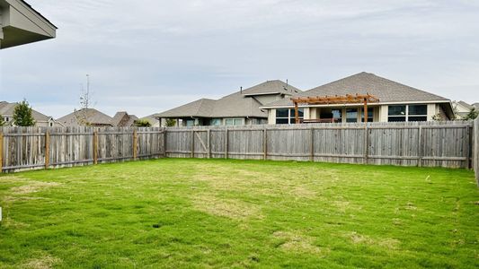 New construction Single-Family house 105 Falkland Ln, Hutto, TX 78634 - photo 37 37