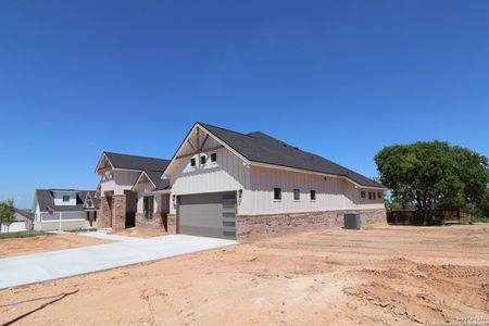 New construction Single-Family house 105 Ash Parkway, La Vernia, TX 78121 - photo 1 1
