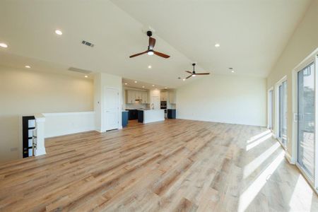 New construction Single-Family house 18716 W Lakeview Dr, Jonestown, TX 78645 - photo 4 4