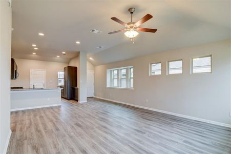 New construction Single-Family house 8169 Daisy Cutter Crossing, Georgetown, TX 78626 - photo 17 17