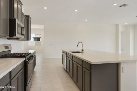 New construction Single-Family house 5533 N 193Rd Avenue, Litchfield Park, AZ 85340 Plan 2617- photo 6 6