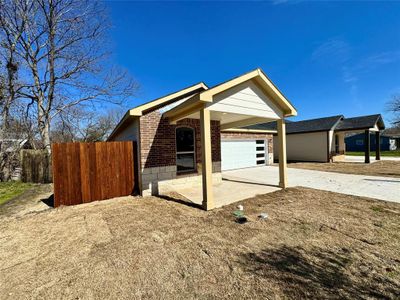 New construction Single-Family house 205 Laroe Street, Terrell, TX 75160 - photo 1 1