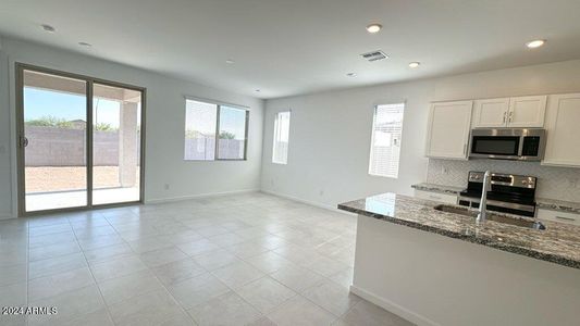 New construction Single-Family house 25265 W Huntington Drive, Buckeye, AZ 85326 - photo 8 8