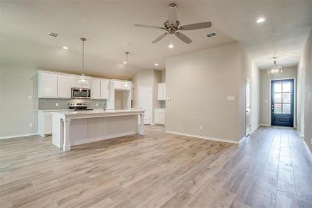 New construction Single-Family house 9940 Mescalbean, Fort Worth, TX 76036 - photo 1 1