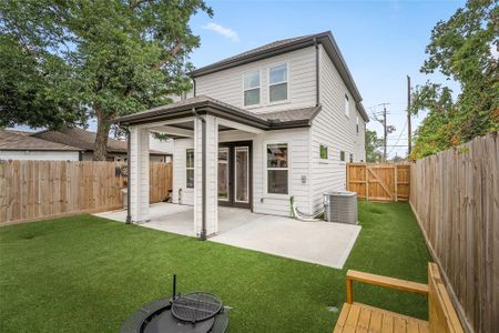 New construction Single-Family house 2422 Everett Street, Houston, TX 77009 - photo 28 28