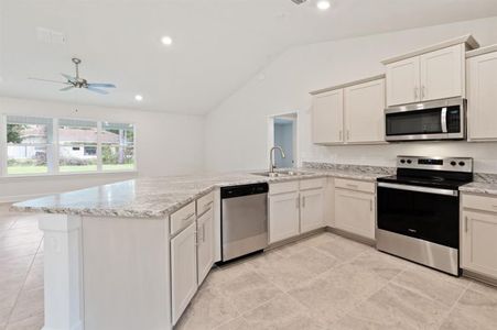 New construction Single-Family house 14152 Spring Hill Drive, Spring Hill, FL 34609 - photo 31 31