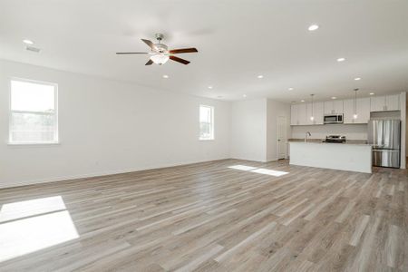New construction Single-Family house 606 Crenshaw Street, Terrell, TX 75160 - photo 18 18