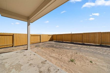New construction Single-Family house 3226 Falling Brook Drive, Baytown, TX 77521 - photo 29