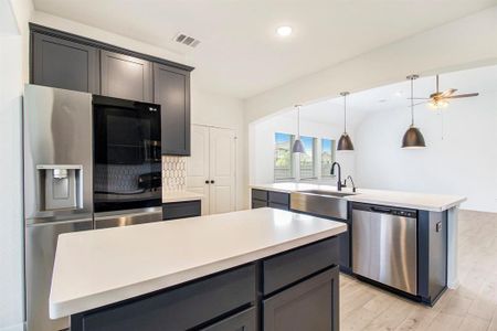 New construction Single-Family house 7623 Wrightwood Drive, Pasadena, TX 77505 - photo 14 14