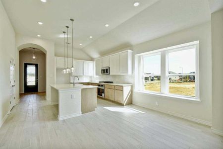 New construction Single-Family house 715 Sunforest Ln, New Braunfels, TX 78130 Royce Plan- photo 8 8