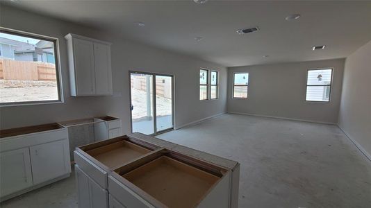New construction Single-Family house 113 Pinyon Pine Pass, Hutto, TX 78634 Wyatt Homeplan- photo 9 9
