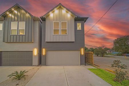 New construction Single-Family house 4527 Davenport Street, Houston, TX 77051 - photo 0