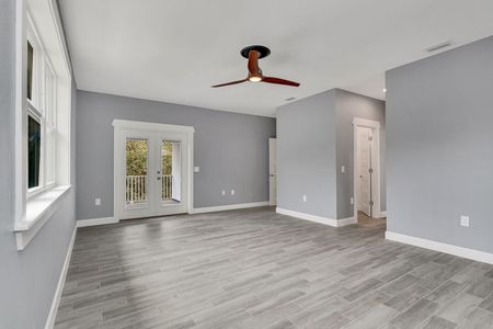 New construction Single-Family house West Wyoming Avenue, Tampa, FL 33611 - photo 26 26