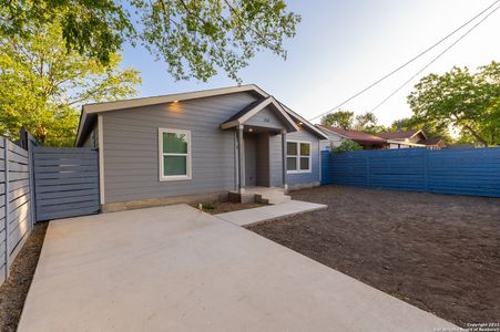 New construction Single-Family house 2614 W Poplar, San Antonio, TX 78207 - photo 35 35