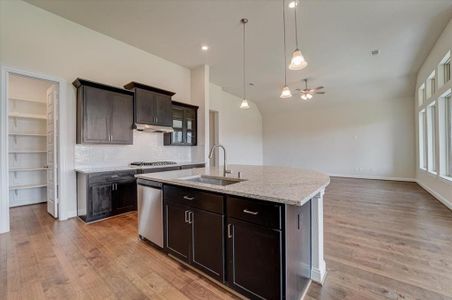 New construction Single-Family house 11903 St Augustine Drive, Mont Belvieu, TX 77535 - photo 5 5