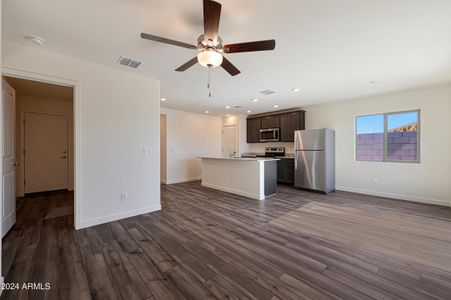 New construction Single-Family house 1041 W West Virginia Avenue, Florence, AZ 85132 - photo 6 6