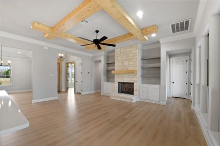New construction Single-Family house 536 Aermotor Loop, Weatherford, TX 76085 - photo 15 15