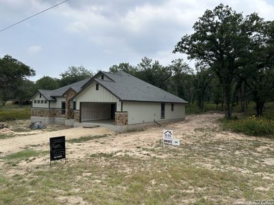 New construction Single-Family house 140 Great Oaks, La Vernia, TX 78121 - photo 2 2