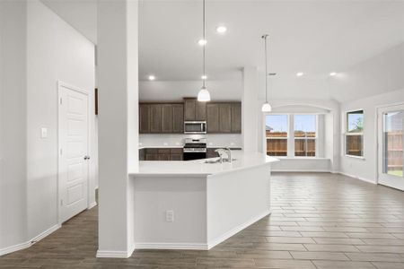 New construction Single-Family house 4437 Brentfield Drive, Fort Worth, TX 76036 Concept 1730- photo 4 4