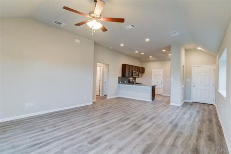 New construction Single-Family house 8169 Daisy Cutter Crossing, Georgetown, TX 78626 - photo 22 22