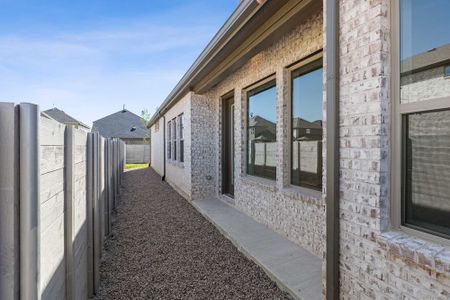 New construction Single-Family house 2078 Cuellar Way, Van Alstyne, TX 75495 - photo 11 11