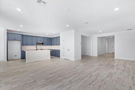 New construction Single-Family house 23367 W Florence Avenue, Buckeye, AZ 85326 - photo 6 6